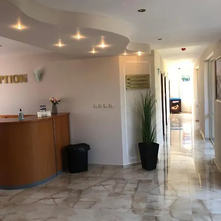 Perla Hotel 3*